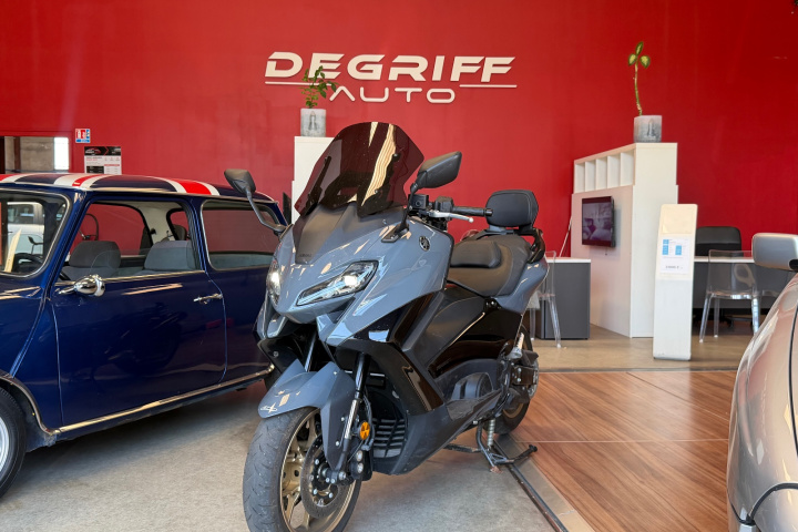 YAMAHA T-MAX 560 TECH MAX 